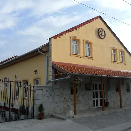 Couette-café Rozsnyai Kuria *