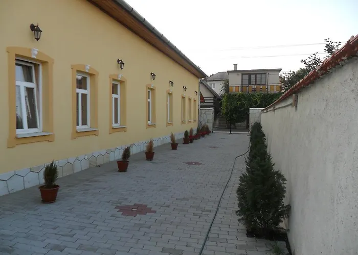 Bed & Breakfast Rozsnyai Kuria *